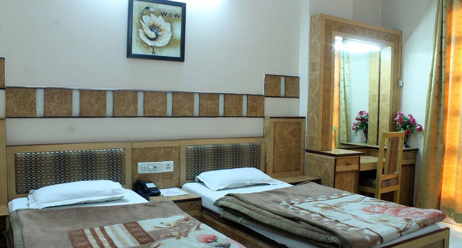 Hotel Silver Arc, New Delhi 5